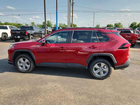 Used 2023 Toyota RAV4 XLE image 2