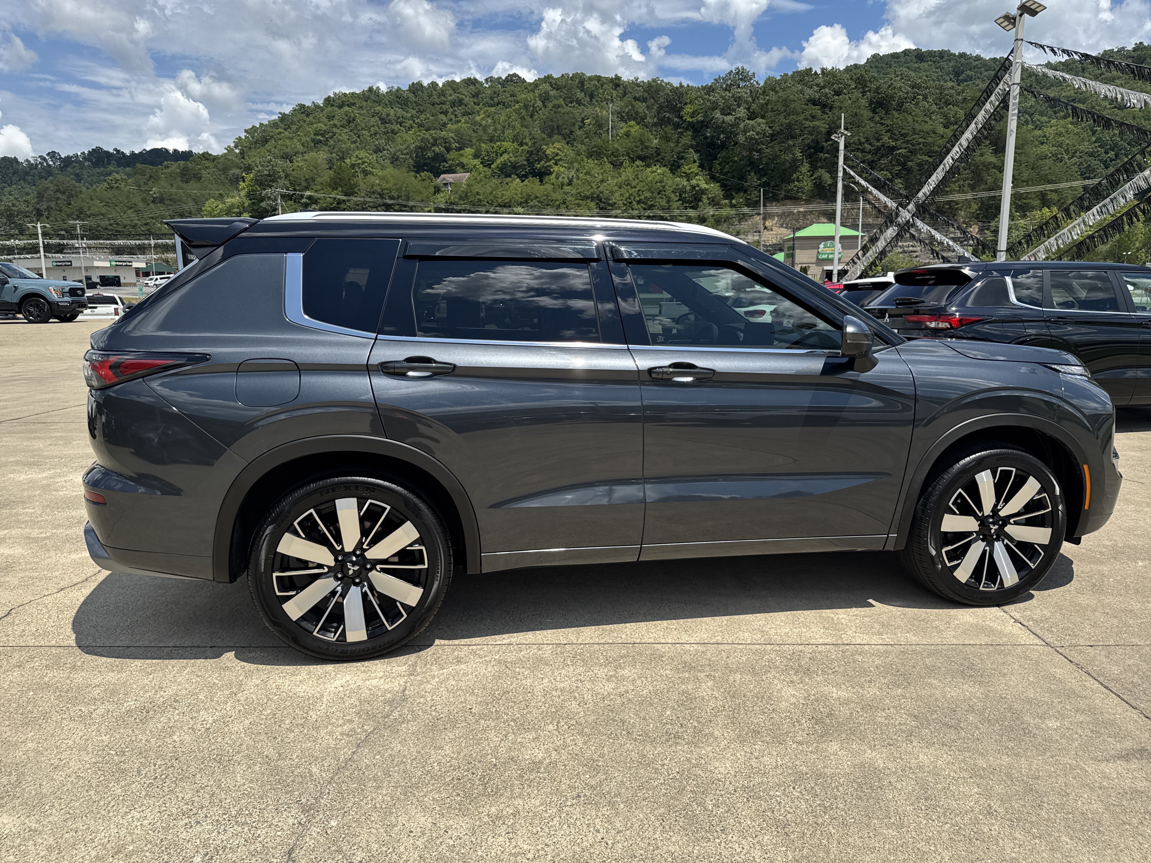 Used 2026 Mitsubishi Outlander SEL AWD/4WD image 8