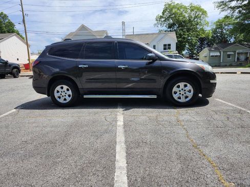 Used 2015 Chevrolet Traverse LS w/ LPO, 'HIT The Road' Package FWD image 17