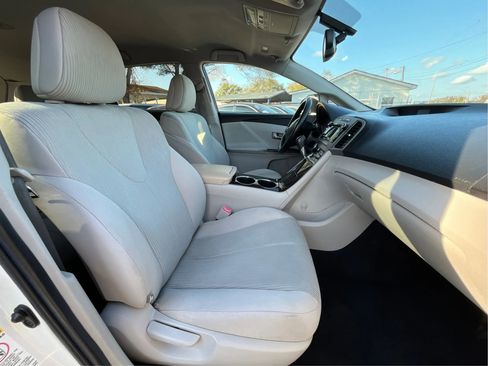 Used 2010 Toyota Venza image 22