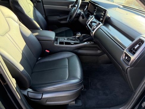 Used 2021 Kia Sorento S w/ Panoramic Sunroof Package image 19