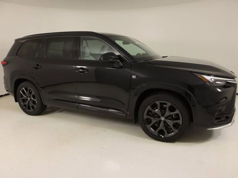New 2026 Lexus TX 500h AWD image 5