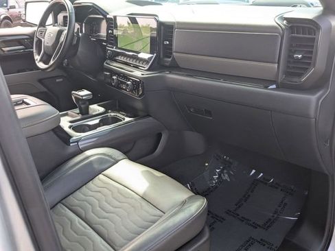Used 2022 Chevrolet Silverado 1500 ZR2 w/ Technology Package AWD/4WD image 29