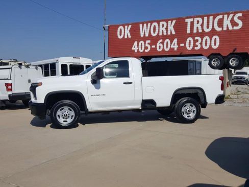 Used 2021 Chevrolet Silverado 2500 W/T image 2