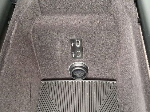 Used 2023 BMW 760i xDrive image 24