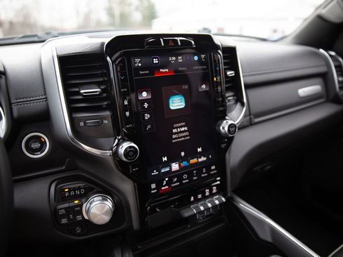 Used 2024 RAM 1500 Laramie image 14