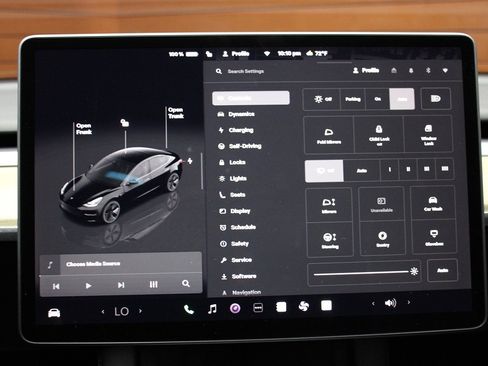 Used 2023 Tesla Model 3 Standard Range RWD image 18