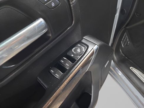 Used 2019 Chevrolet Silverado 1500 RST image 21