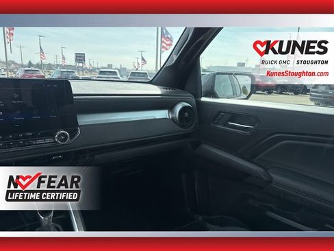 Used 2024 Chevrolet Colorado LT w/ LT Convenience Package II image 39