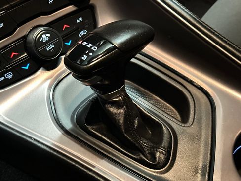 Used 2023 Dodge Challenger SXT image 27