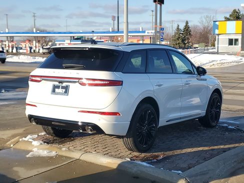 New 2026 Lincoln Corsair Reserve w/ Jet Appearance Package image 4