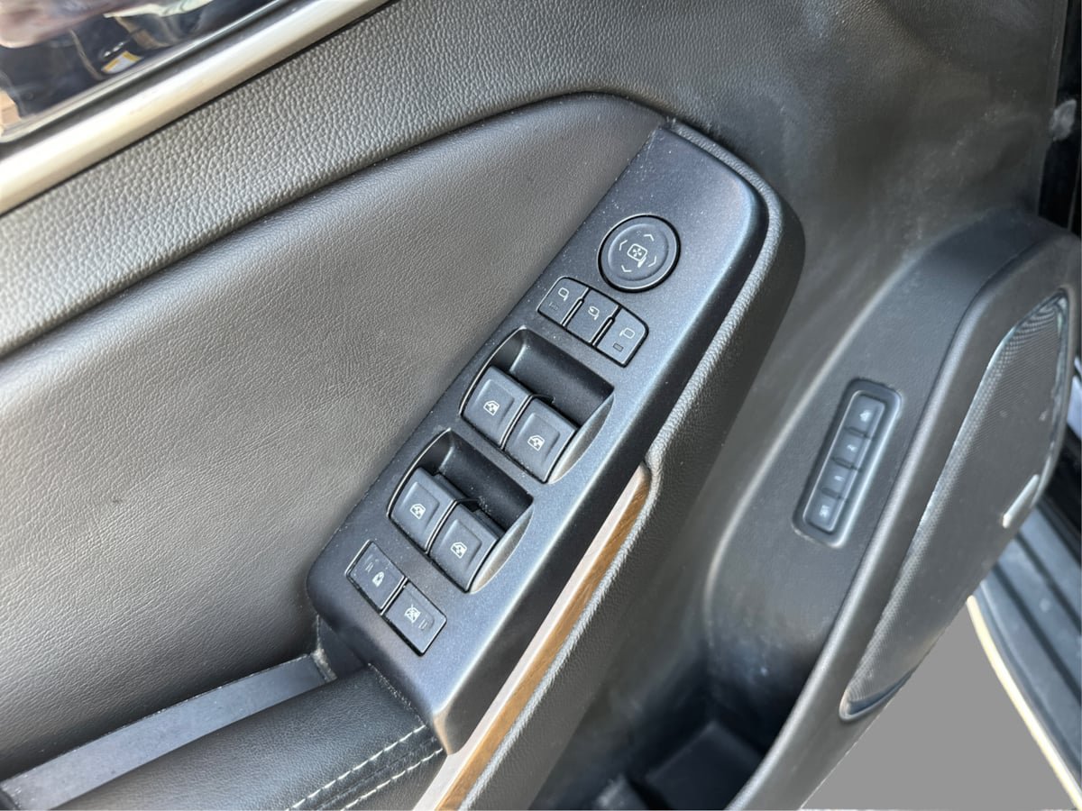 Used 2019 GMC Yukon Denali w/ Open Road Package AWD/4WD image 15