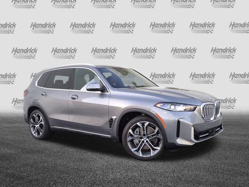 New 2026 BMW X5 xDrive50e w/ Climate Comfort Package AWD/4WD image 2