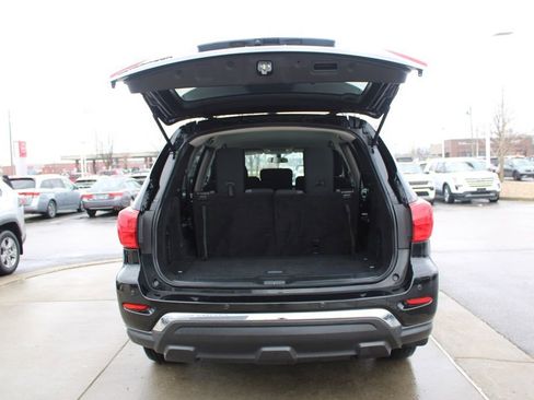 Used 2019 Nissan Pathfinder S image 9