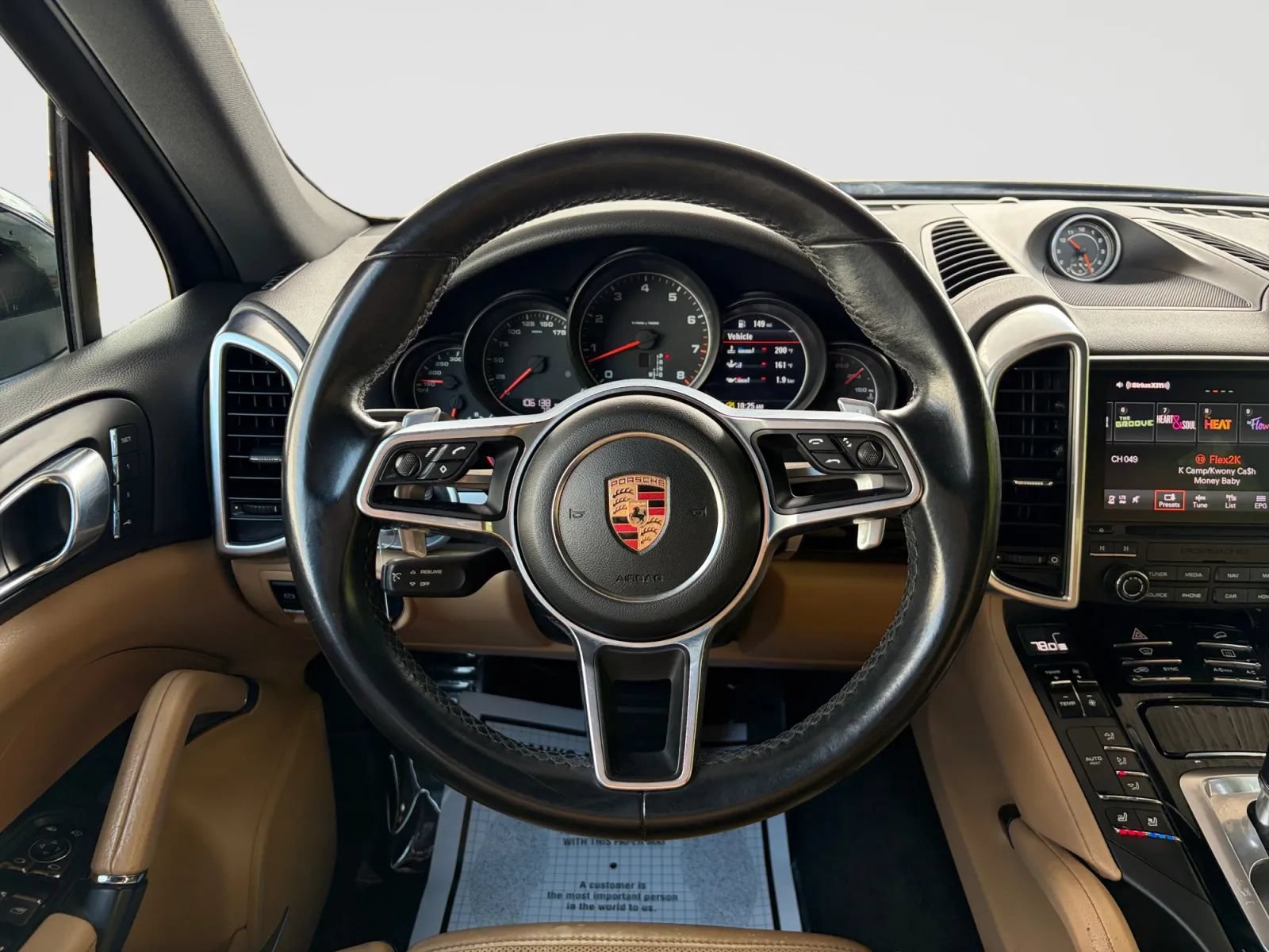 Used 2017 Porsche Cayenne w/ Premium Package AWD/4WD image 28