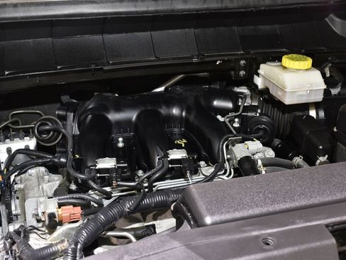 Used 2023 Nissan Pathfinder SV image 34