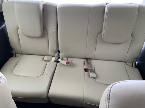 Used 2024 Nissan Armada Platinum w/ Captain's Chairs Package RWD image 32