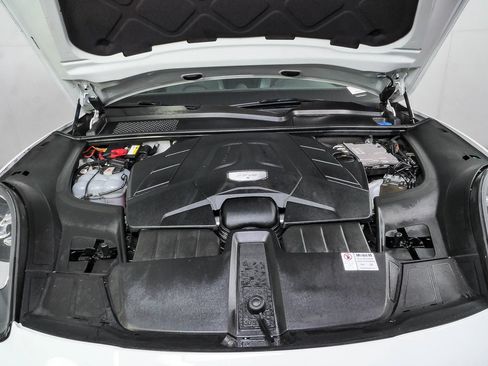 Certified 2019 Porsche Cayenne S AWD/4WD image 37