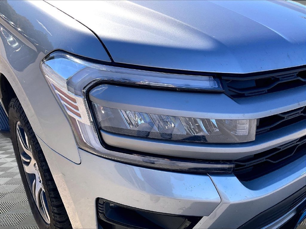 Used 2024 Ford Expedition XLT AWD/4WD image 32