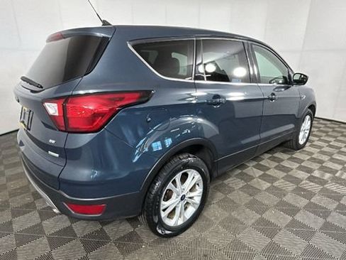 Used 2019 Ford Escape SE FWD image 3