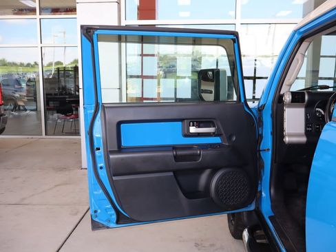 Used 2007 Toyota FJ Cruiser 4WD image 12