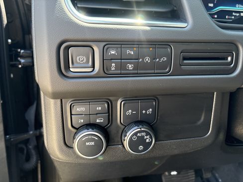 Used 2022 Chevrolet Tahoe RST w/ Luxury Package AWD/4WD image 21