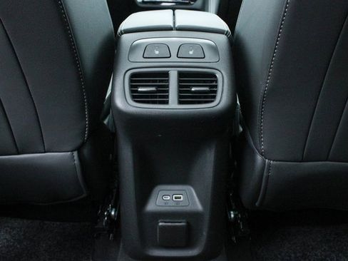 Used 2023 Buick Envision Avenir image 38