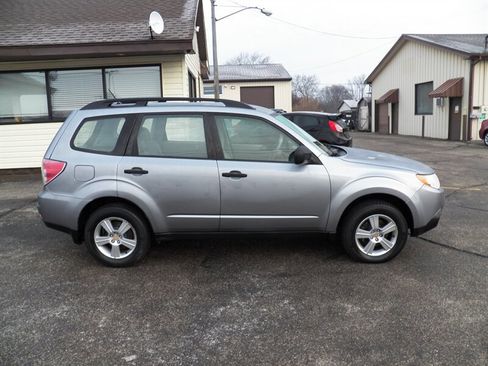 Used 2011 Subaru Forester 2.5X w/ Popular Equipment Group 1A image 2