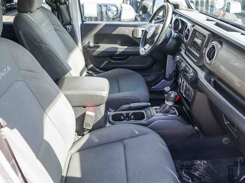 Used 2020 Jeep Wrangler Unlimited Sahara image 15