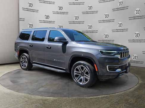 Used 2022 Jeep Wagoneer Series III image 7