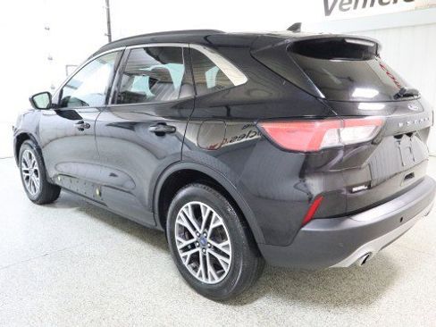 Used 2020 Ford Escape SEL image 3