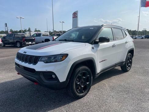 Used 2023 Jeep Compass Trailhawk AWD/4WD image 4