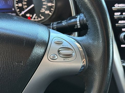 Used 2018 Nissan Murano SV image 32