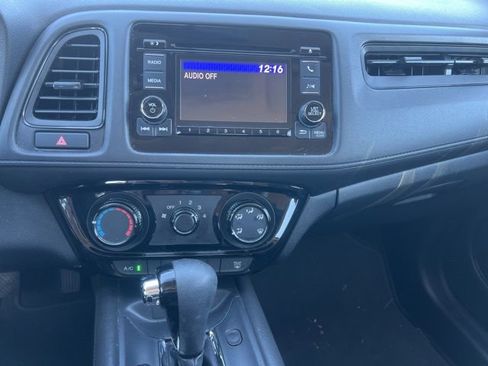 Used 2020 Honda HR-V LX image 15