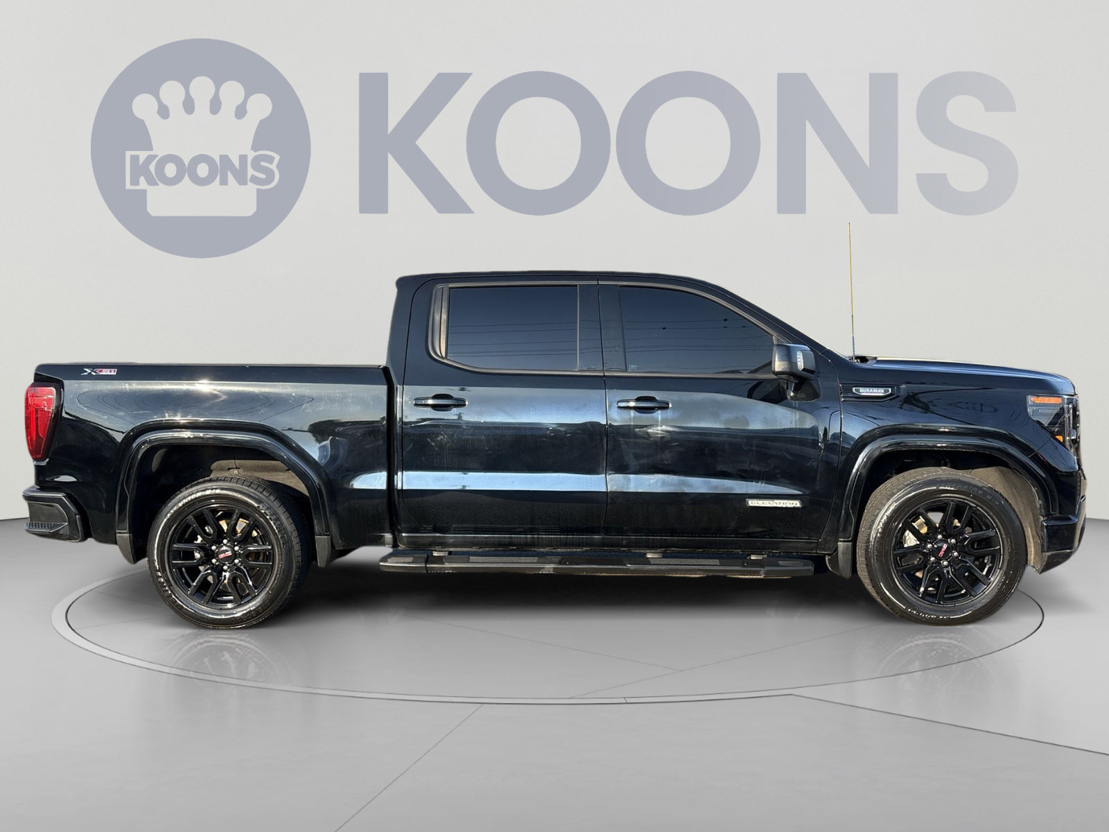 Used 2023 GMC Sierra 1500 Elevation w/ Elevation Premium Package AWD/4WD image 8
