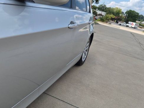 Used 2006 BMW 325i Sedan RWD image 17
