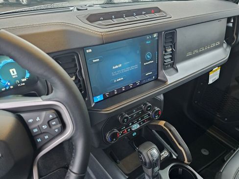New 2025 Ford Bronco Badlands w/ Sasquatch Package image 17