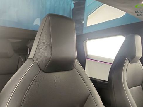Used 2024 Tesla Cybertruck AWD Crew Cab image 20