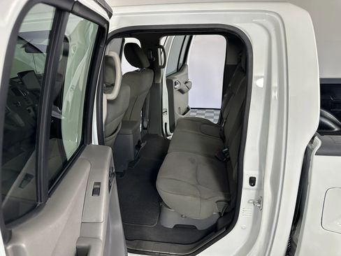 Used 2019 Nissan Frontier SV image 28