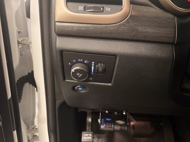 Used 2017 Jeep Grand Cherokee Laredo w/ Quick Order Package 23E AWD/4WD image 16
