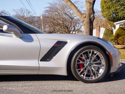 Used 2015 Chevrolet Corvette Z06 w/ 3LZ Preferred Equipment Group image 11