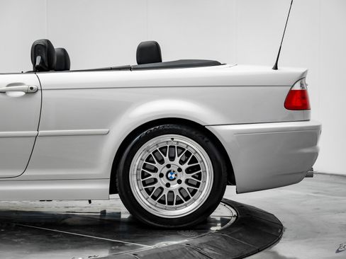 Used 2006 BMW M3 Convertible image 10