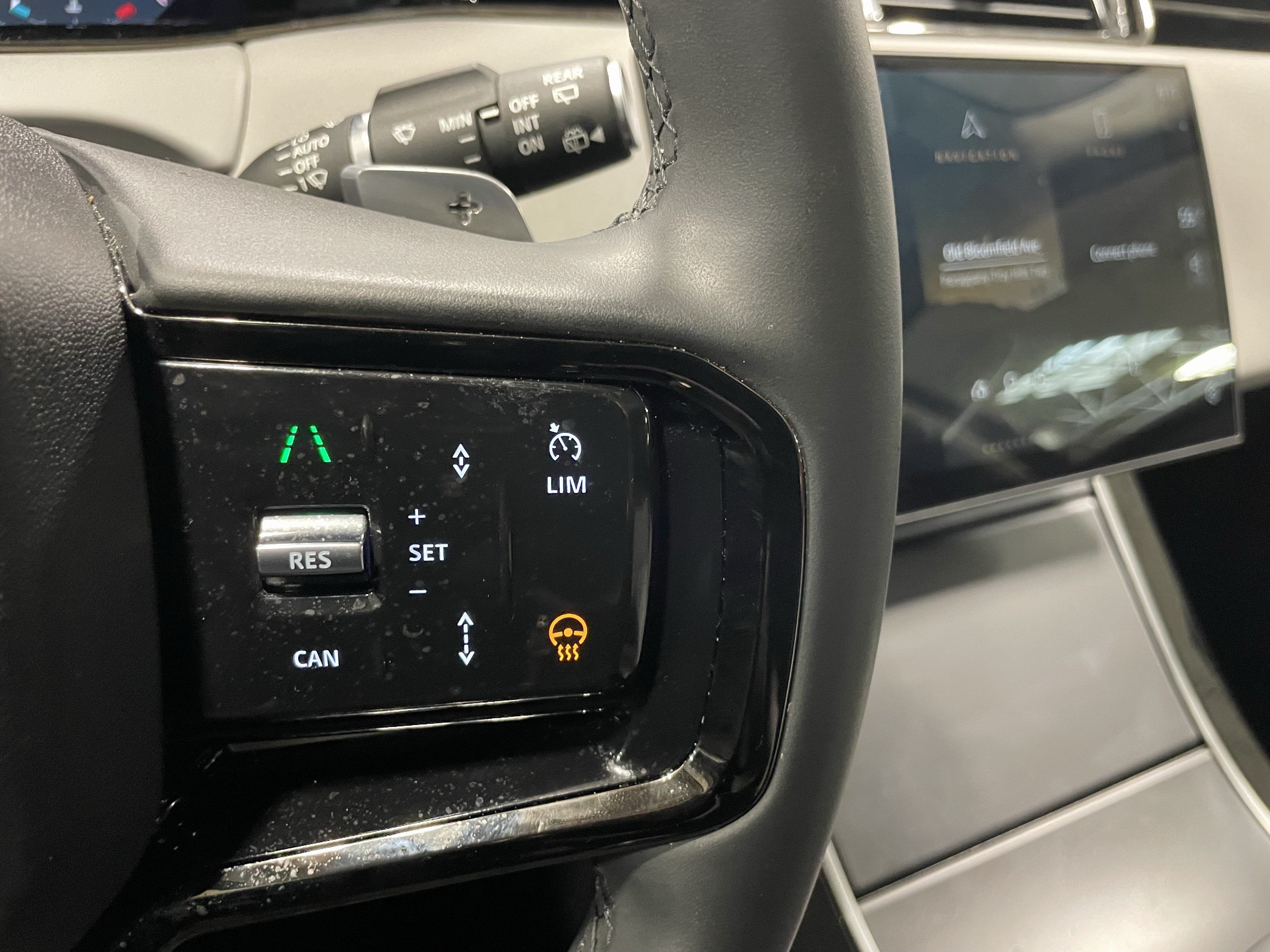 Certified 2025 Land Rover Range Rover Evoque Dynamic SE AWD/4WD image 22