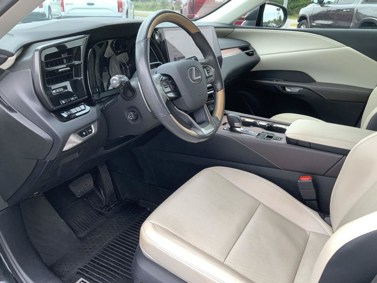 Used 2023 Lexus RX 350 Premium w/ Cold Area Package AWD/4WD image 21