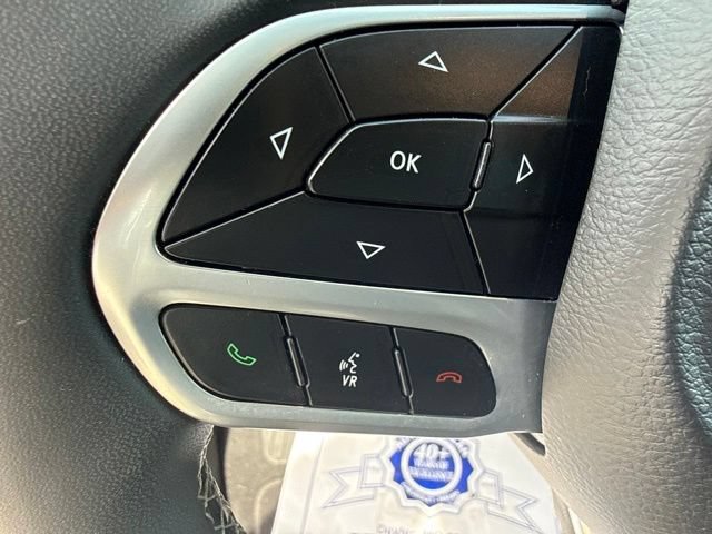 Used 2026 Chrysler Pacifica Limited FWD image 17