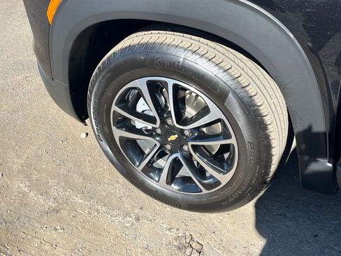 Used 2025 Chevrolet TrailBlazer LT image 28