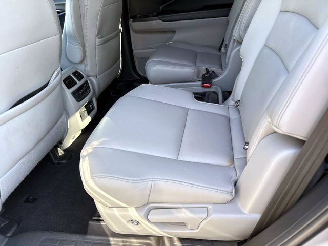 Used 2021 Honda Pilot Touring image 14
