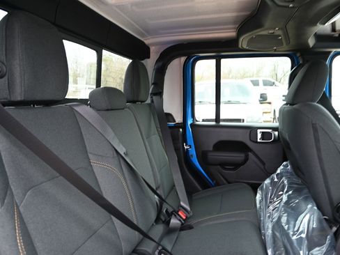 New 2026 Jeep Gladiator Sport image 19