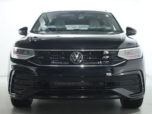 Certified 2023 Volkswagen Tiguan SE R-Line AWD/4WD image 5