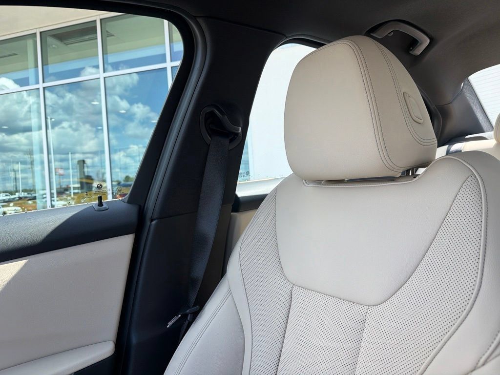 New 2026 BMW 330i Sedan w/ Parking Assistance Package RWD image 23
